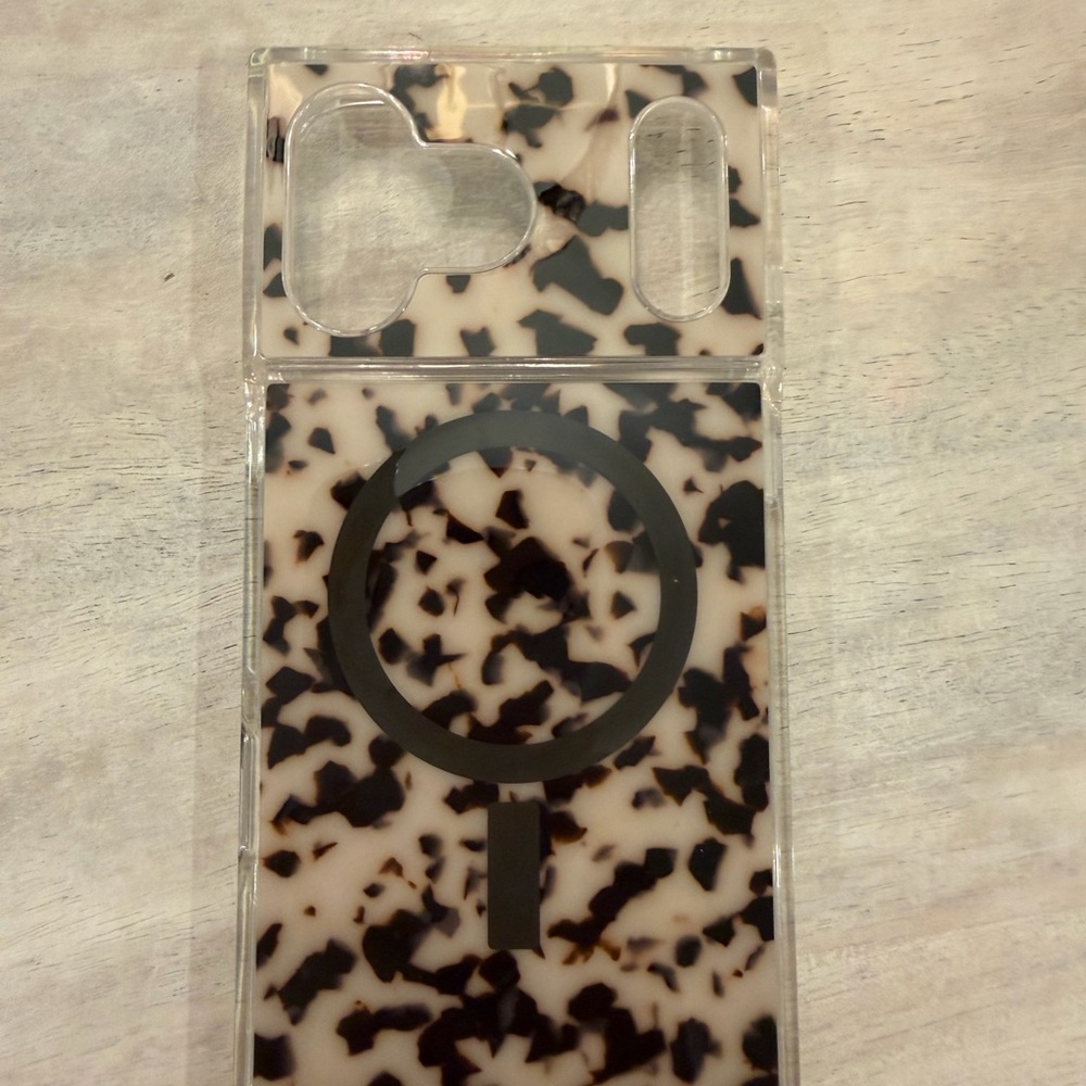 FLAUNT Tortoiseshell Pattern Magnetic Clear Phone Case 17 PRO MAX - Picture 2 of 2